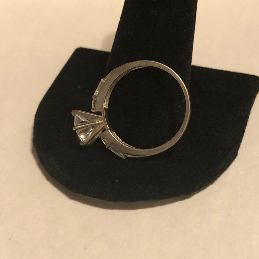 CZ RHINESTONE RING SIZE 9 - Picture 4 of 4
